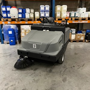 Kärcher industriële veegmachine KM 120/250 Diesel